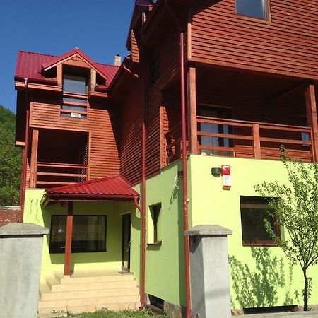 Dorf Haus Valiug Hotel Bagian luar foto