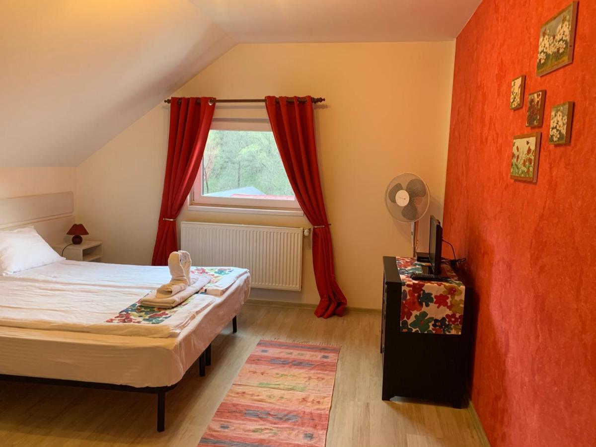 Dorf Haus Valiug Hotel Bagian luar foto