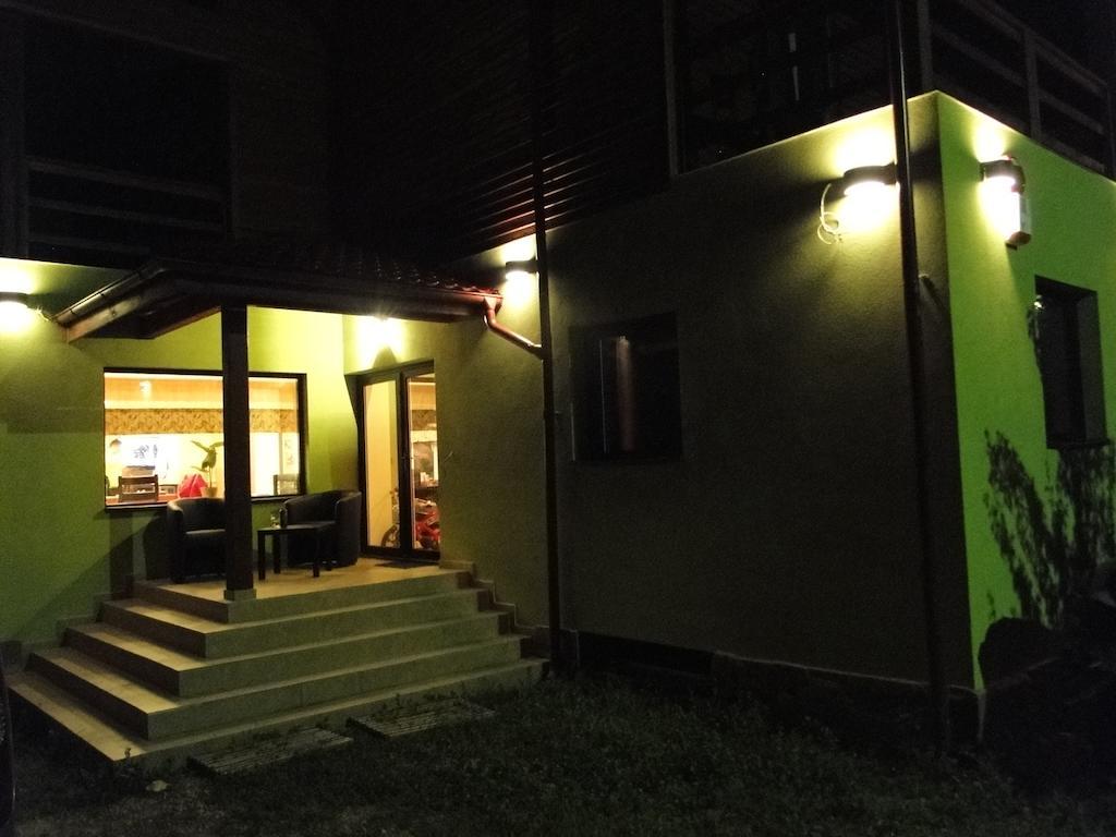 Dorf Haus Valiug Hotel Bagian luar foto